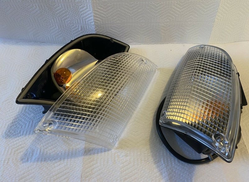 Cligno blanc E24.jpg