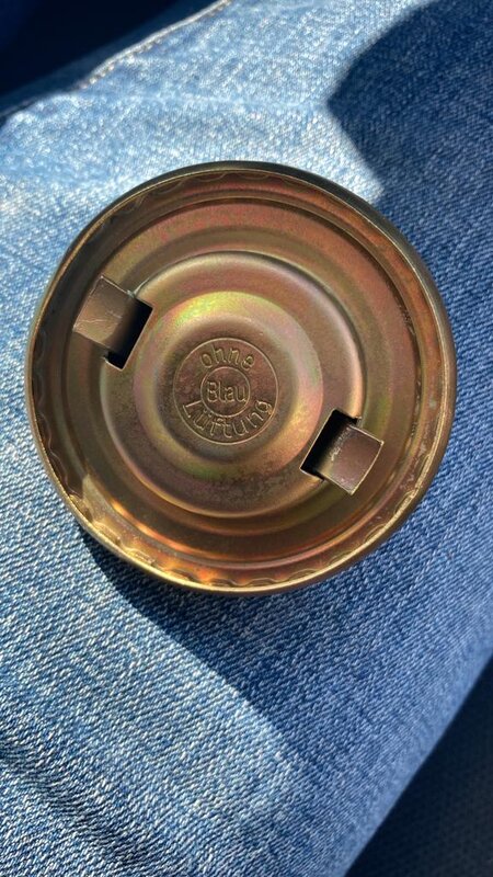 bouchon dessous refait.jpg